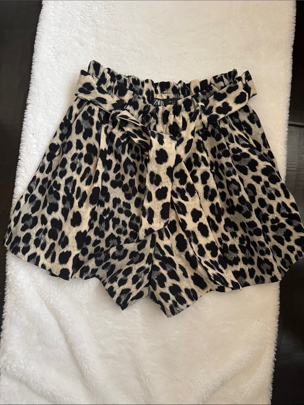ZARA Leopard Print High-Waist Paperbag Shorts in Beige and Black Size S